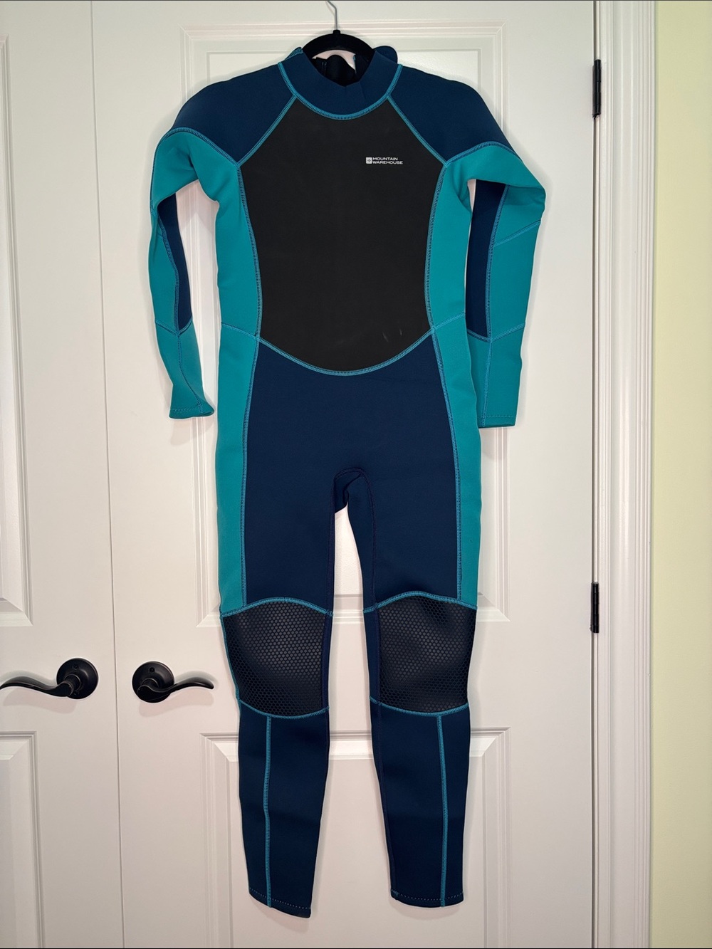 Kids NWT Mountain Warehouse wetsuit.